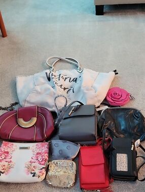 Bag LOT: 10 BAGS FOR $30